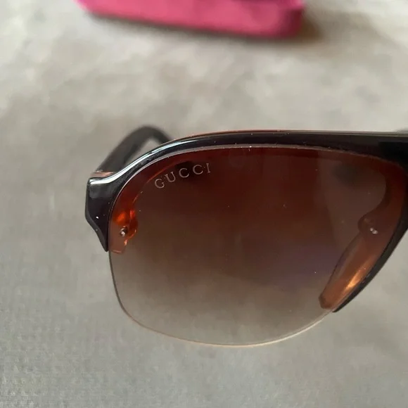 Vintage Gucci Black and Brown Gradient Sunglasses - Picture 4 of 8